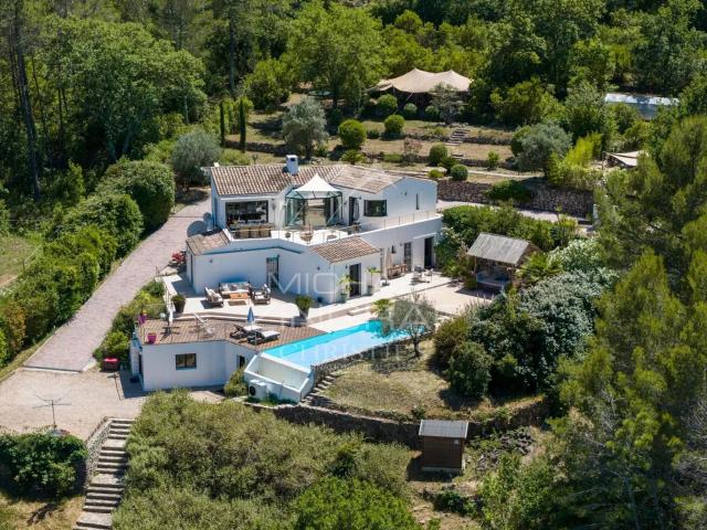 Maison 7 pièces 205 m²