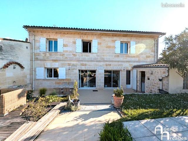 Maison 7 pièces 205 m²
