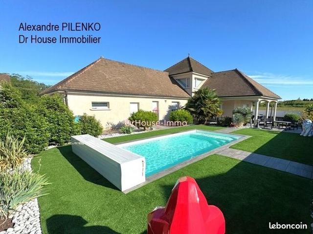 Maison 7 pièces 205 m²