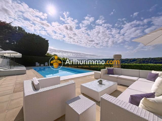 Maison 7 pièces 205 m²