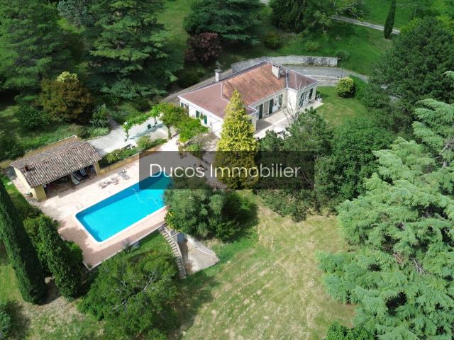 Maison 7 pièces 205 m²