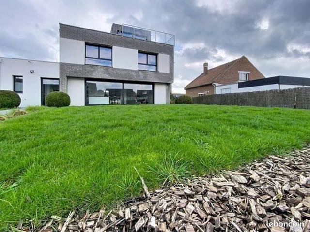 Maison 7 pièces 205 m²