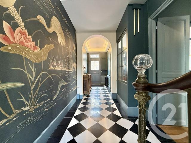 Maison 7 pièces 205 m²