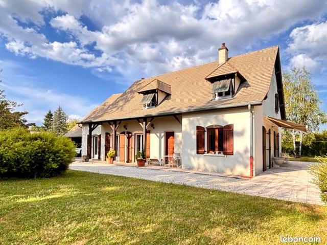 Maison 7 pièces 205 m²