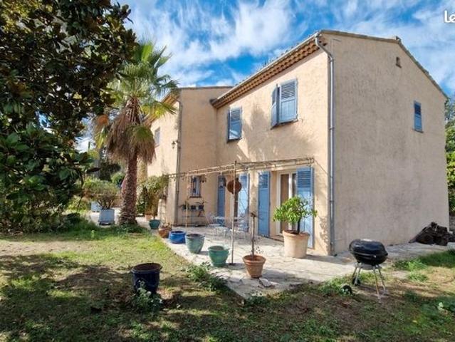 Maison 7 pièces 205 m²