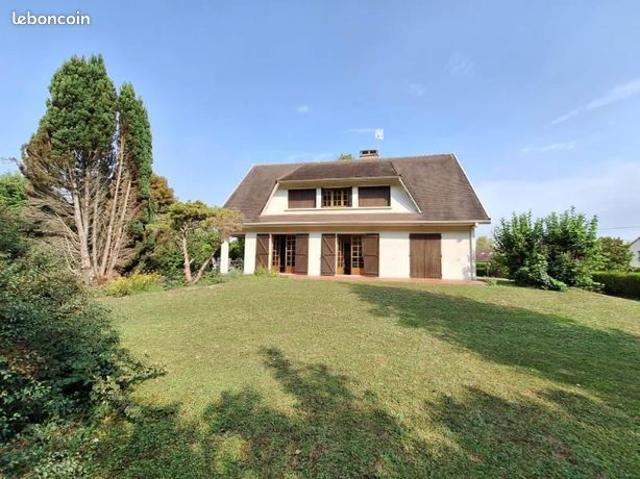 Maison 7 pièces 205 m²