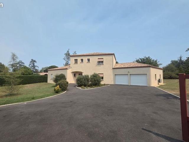Maison 7 pièces 205 m²