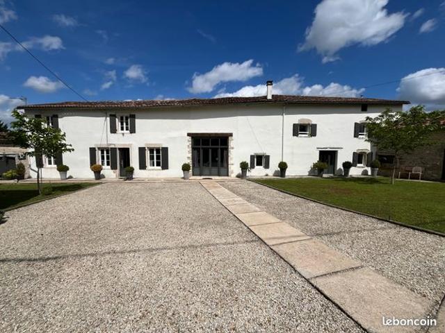 Maison 7 pièces 205 m²