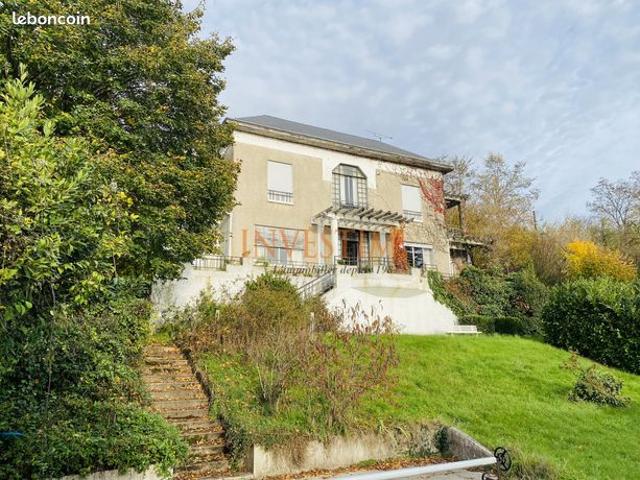 Maison 7 pièces 205 m²