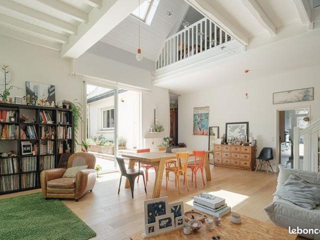Maison 7 pièces 205 m²