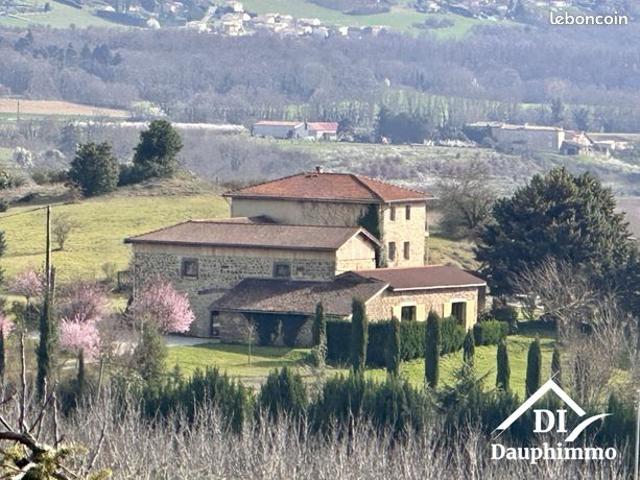 Maison 7 pièces 205 m²