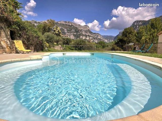 Maison 7 pièces 205 m²