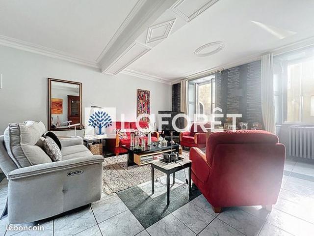 Maison 7 pièces 205 m²