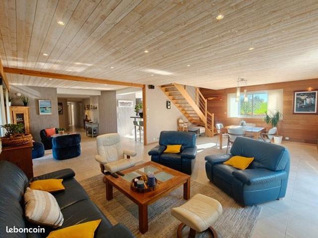 Maison 7 pièces 205 m²