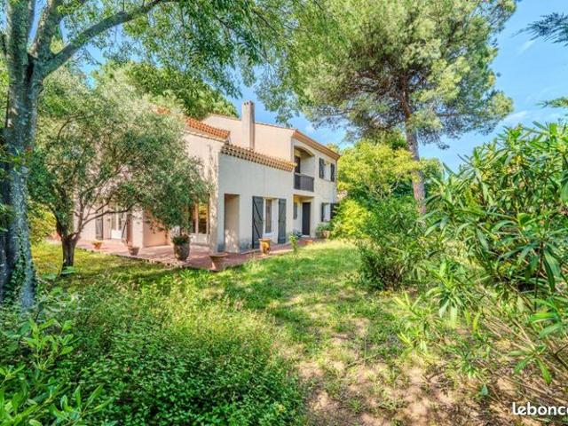 Maison 7 pièces 205 m²