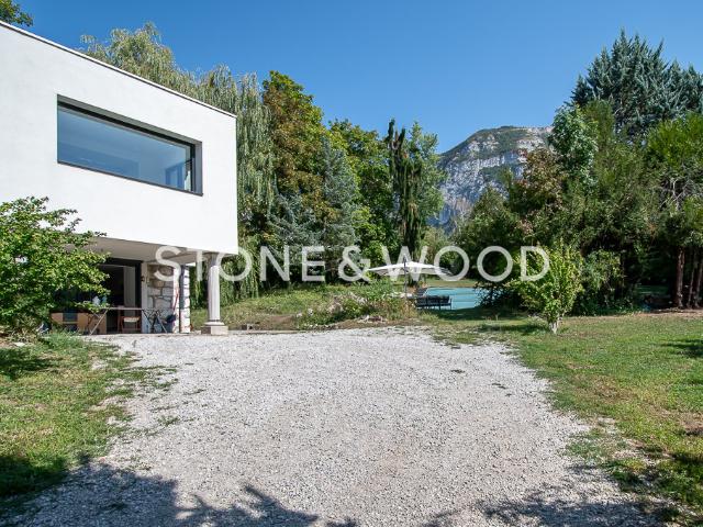 Maison 7 pièces 205 m²