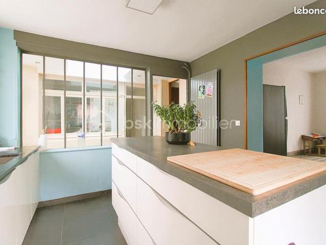 Maison 7 pièces 205 m²