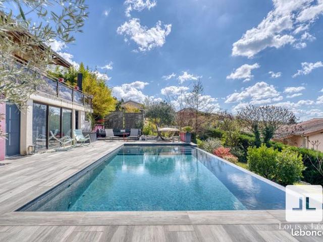 Maison 7 pièces 206 m²
