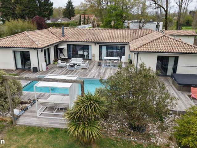 Maison 7 pièces 206 m²