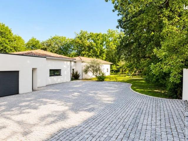 Maison 7 pièces 206 m²