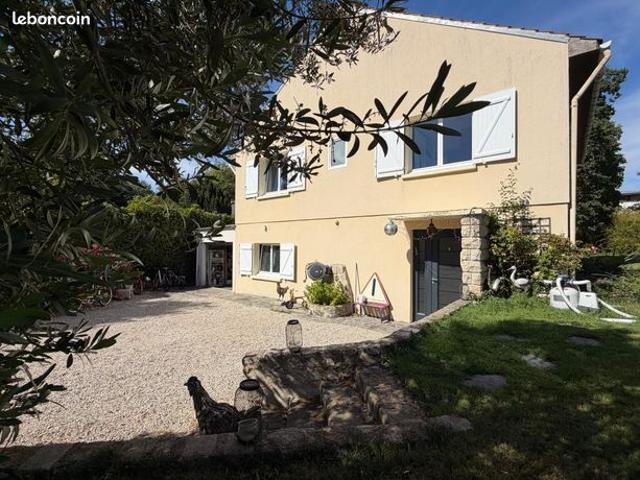 Maison 7 pièces 206 m²