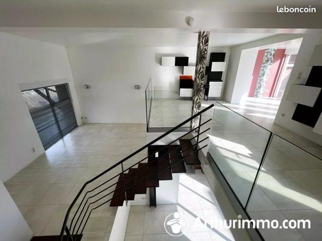 Maison 7 pièces 206 m²