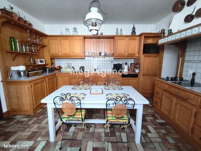 Maison 7 pièces 206 m²