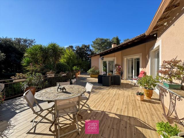 Maison 7 pièces 206 m²
