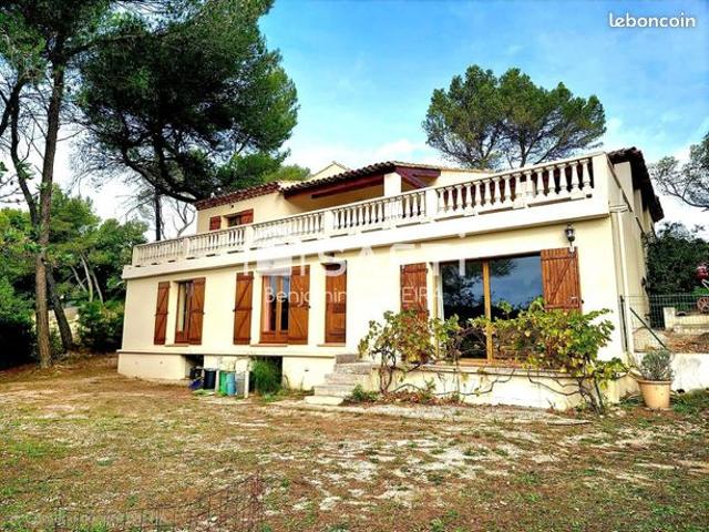 Maison 7 pièces 207 m²