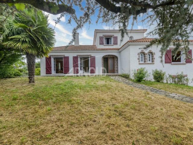 Maison 7 pièces 207 m²
