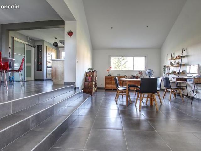 Maison 7 pièces 207 m²