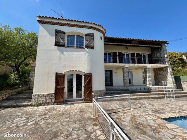 Maison 7 pièces 207 m²