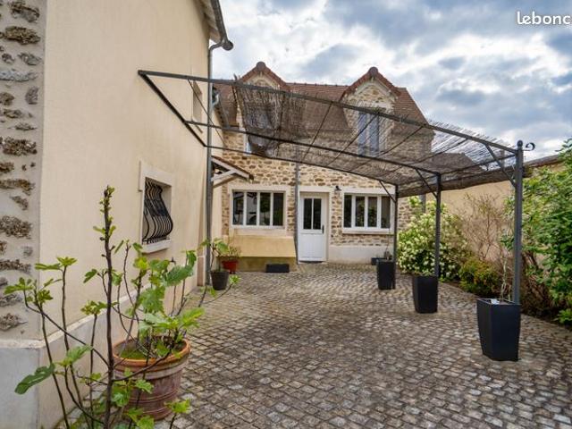 Maison 7 pièces 207 m²