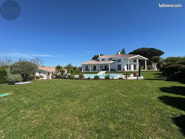 Maison 7 pièces 207 m²