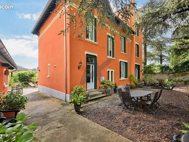 Maison 7 pièces 207 m²