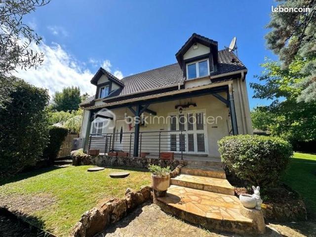 Maison 7 pièces 207 m²