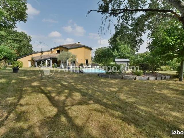 Maison 7 pièces 207 m²