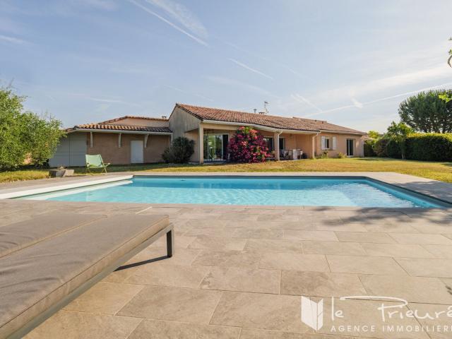 Maison 7 pièces 207 m²