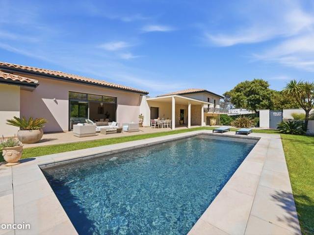 Maison 7 pièces 207 m²