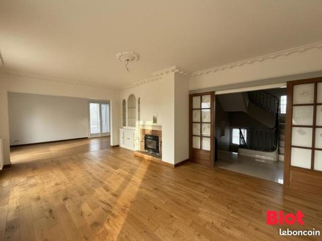 Maison 7 pièces 207 m²