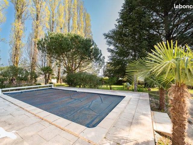 Maison 7 pièces 207 m²