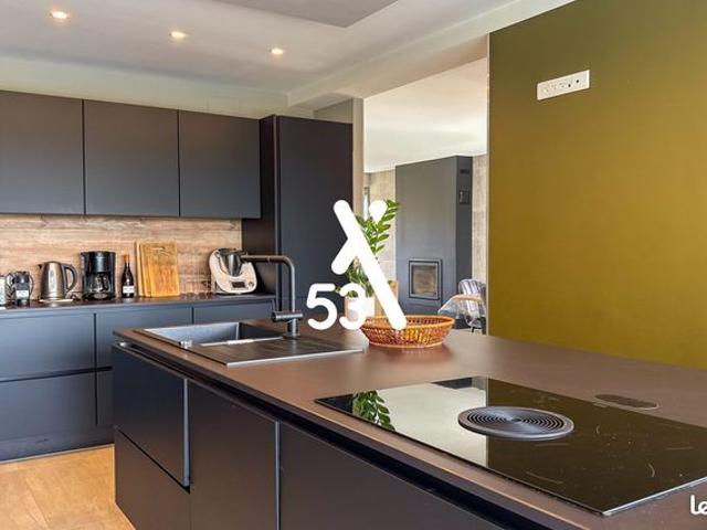 Maison 7 pièces 207 m²