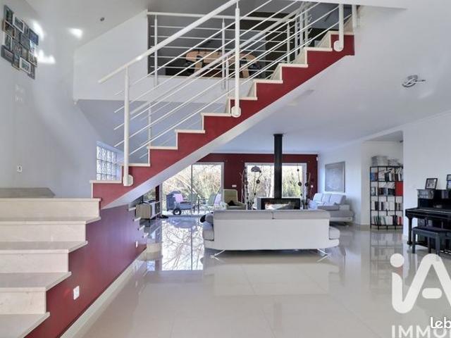 Maison 7 pièces 208 m²