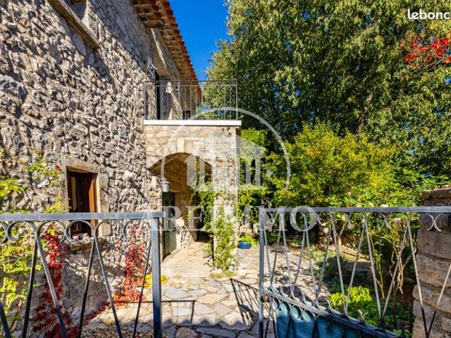 Maison 7 pièces 208 m²