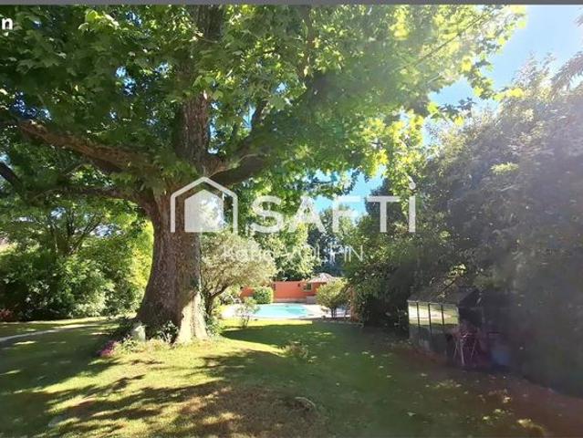 Maison 7 pièces 208 m²