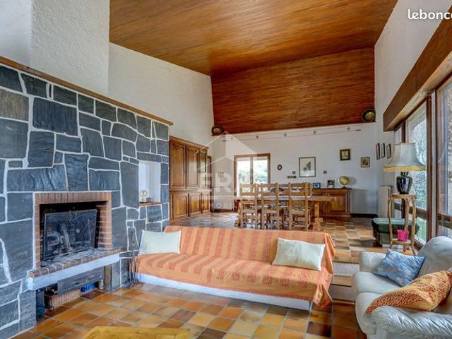 Maison 7 pièces 208 m²