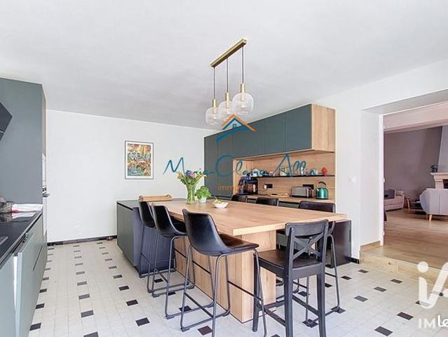 Maison 7 pièces 208 m²