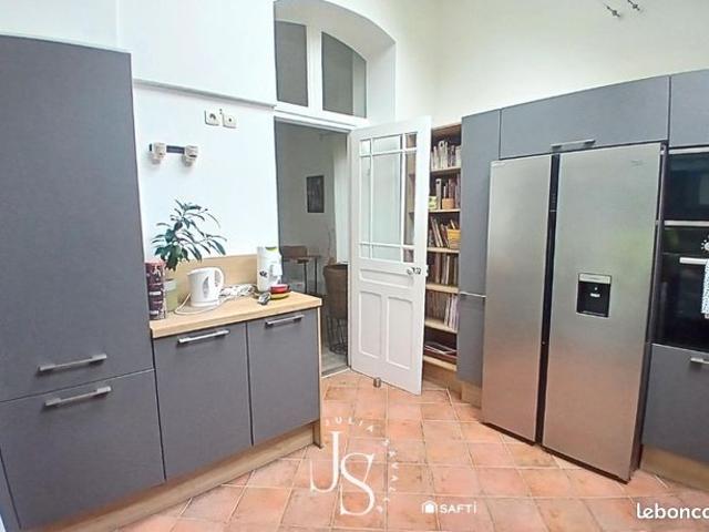 Maison 7 pièces 208 m²