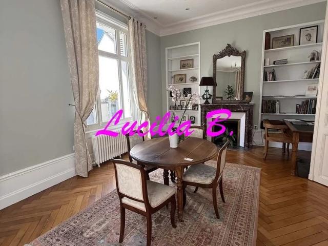 Maison 7 pièces 208 m²