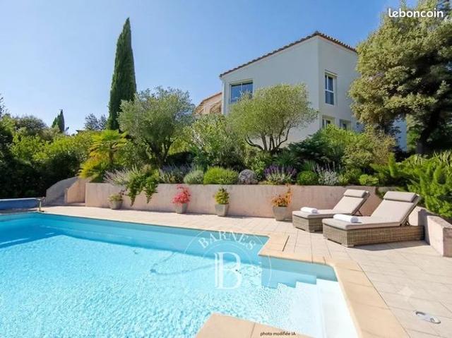Villa 7 pièces 208 m²